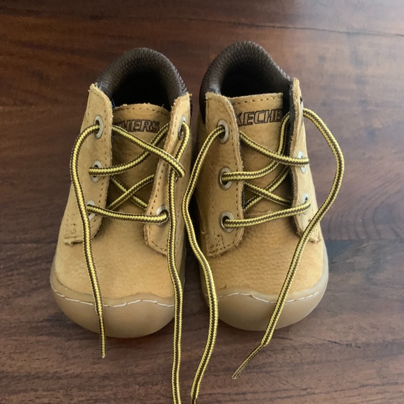 Sketchers Baby Boots - size 1 - never been worn! - Picture 1 of 4